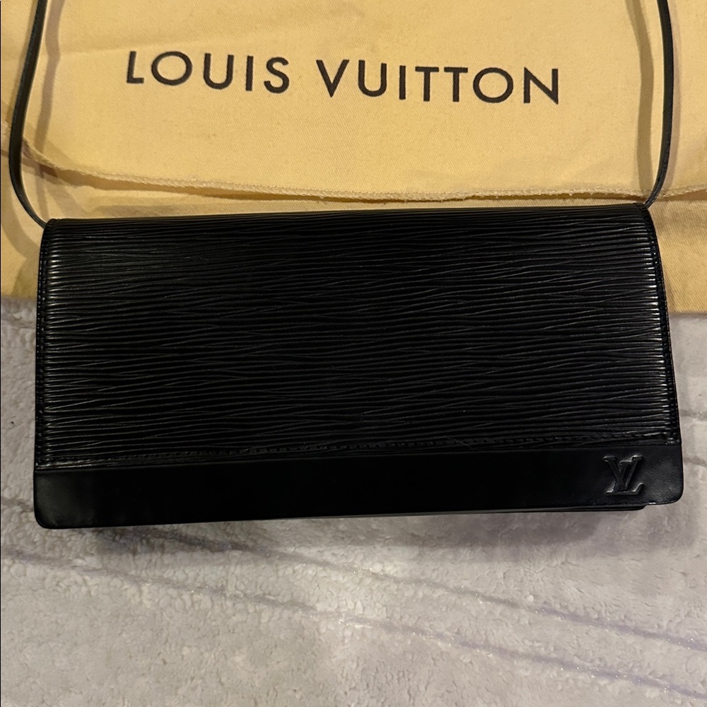 EUC Louis Vuitton monogram Honfleur Epi Leather Bag - black - Picture 3 of 16